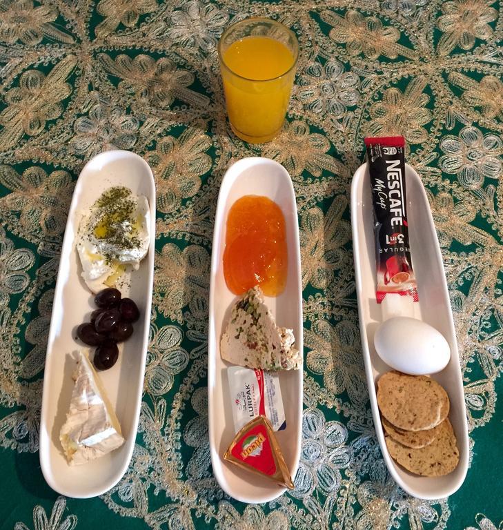 Embassy Hotel Bejrút Szoba fotó