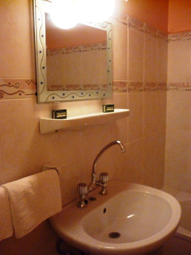 Embassy Hotel Bejrút Kültér fotó