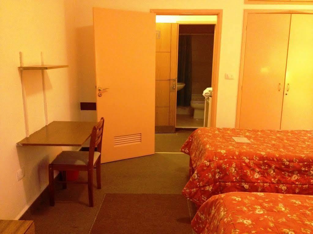 Embassy Hotel Bejrút Kültér fotó